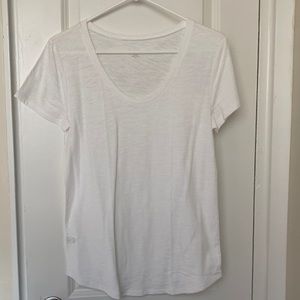 NWOT LOFT outlet scoop neck T-shirt